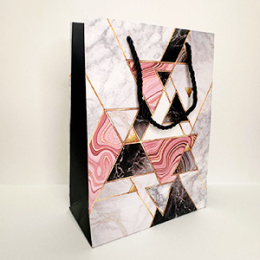 Пакет подарочный 18*24 "Золотые треугольники" (1/12)